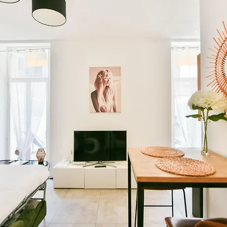 Le Concordia Mignon Avec Grande Et Belle Terrasse, En Plein Coeur Du Centre-ville Appartement