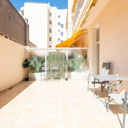 Le Concordia Mignon Avec Grande Et Belle Terrasse, En Plein Coeur Du Centre-ville * Cannes